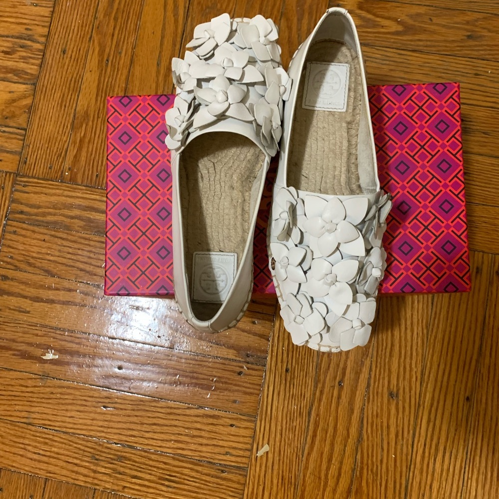 Shoes - Picture 2 of 4